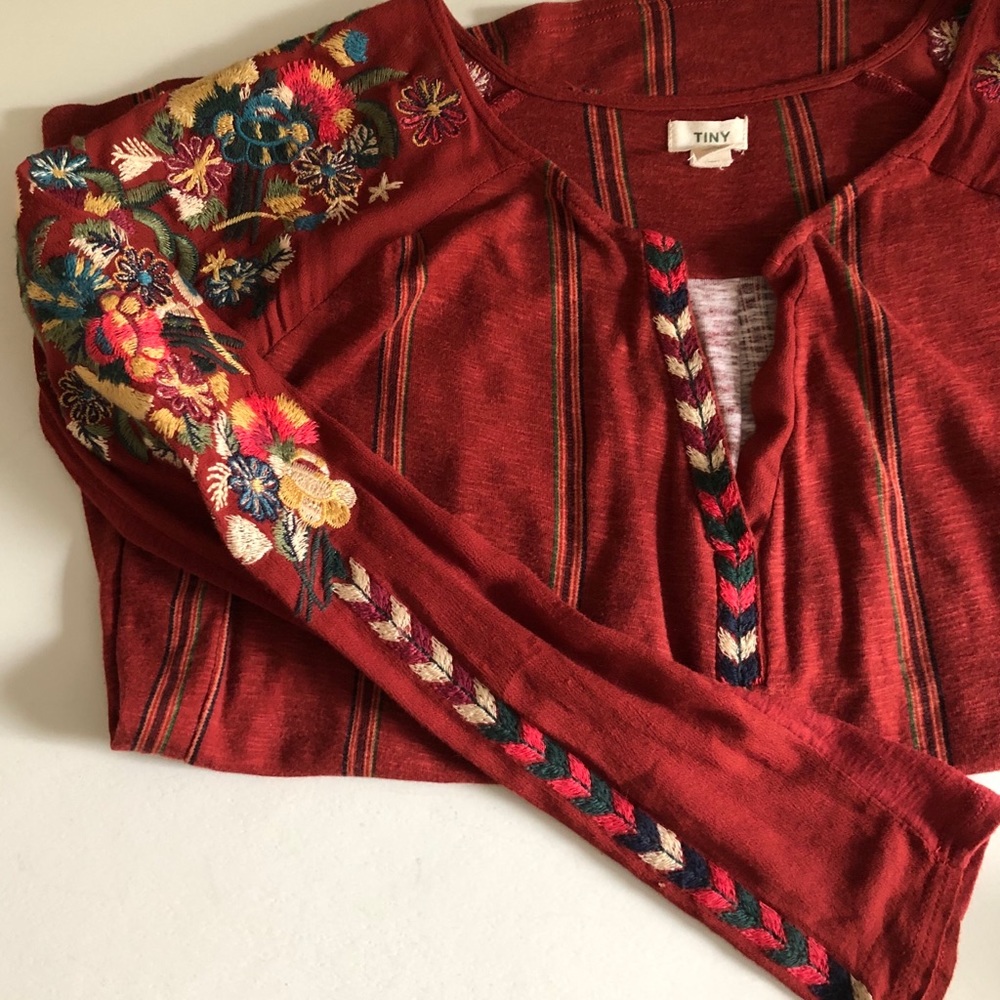 Last chance ! Embroidered anthropology long sleeve